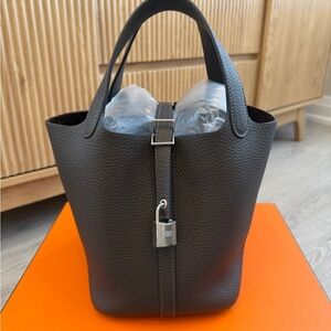 Authentic Hermes Picotin 18 in Ebene